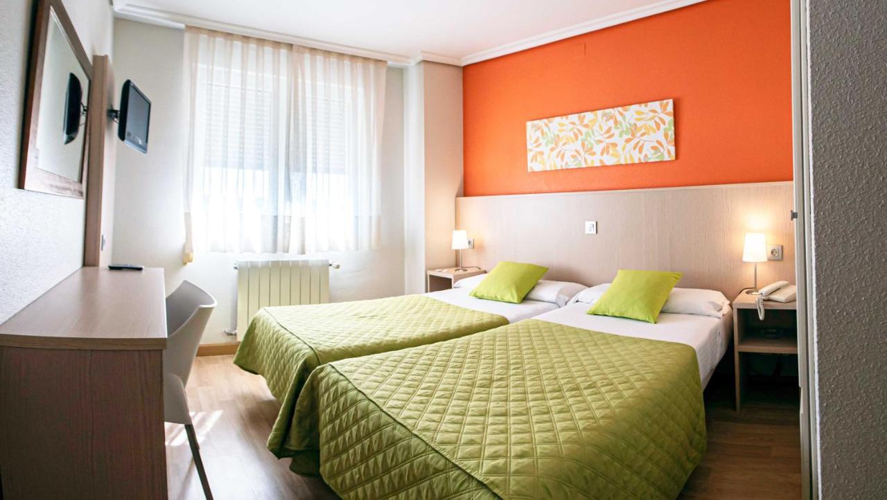 Ok Hotel La Basilica Venta de Baños エクステリア 写真
