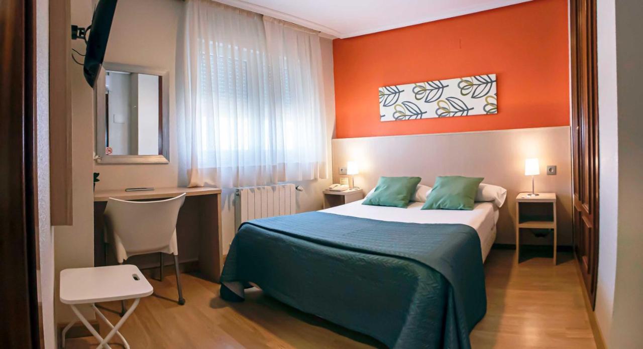 Ok Hotel La Basilica Venta de Baños エクステリア 写真